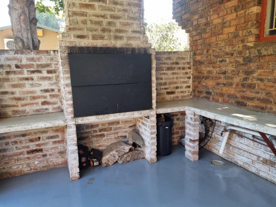 3 Bedroom Property for Sale in Meerhof North West